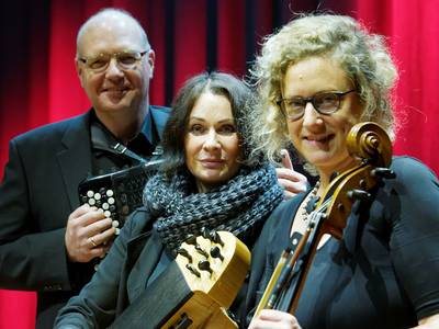 Angela Simons, Claudia Dylla und Stefan Reil von rechts. (© Parnass Trio)