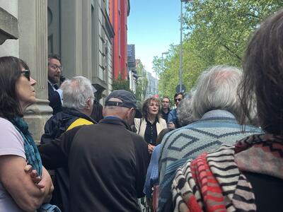 Führung zu den Stolpersteinen