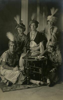 Öffentliche Führung durch die Sonderausstellung Maskeraden. Als die Fasnacht noch Fasching hieß