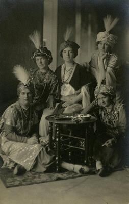 Öffentliche Führung durch die Sonderausstellung Maskeraden. Als die Fasnacht noch Fasching hieß
