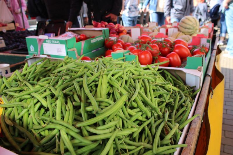 Frische Produkte auf dem Husumer Wochenmarkt. © Tourismus und Stadtmarketing Husum GmbH