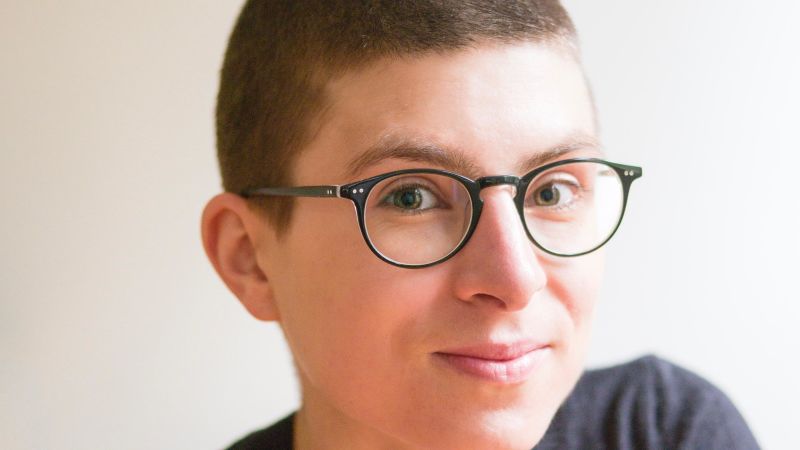 Anna Stern liest aus Wild wie die Wellen des Meeres