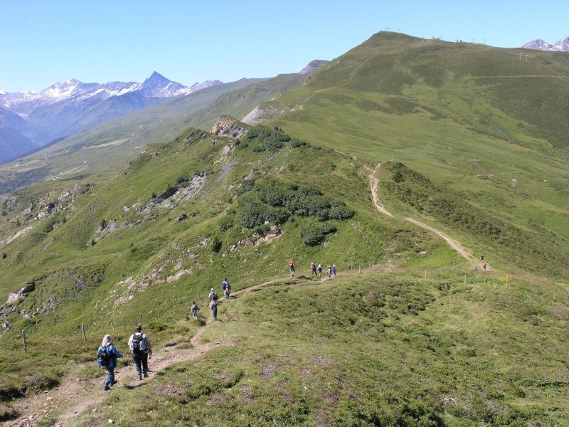 Geführte Tageswanderung Piz Mundaun-Bündner Rigi in Obersaxen