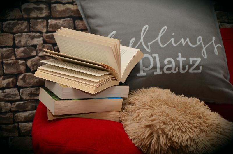 Literatur-Café Projektiert: Kinderund Jugendliteratur. © Katholische Kirchengemeinde