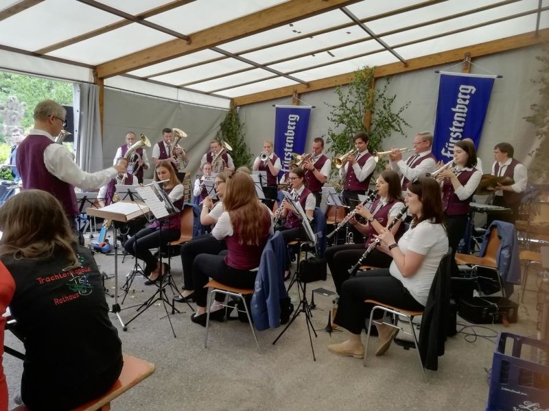 110-jähriges Jubiläum Musikverein Utzenfeld mit großem Festzelt
