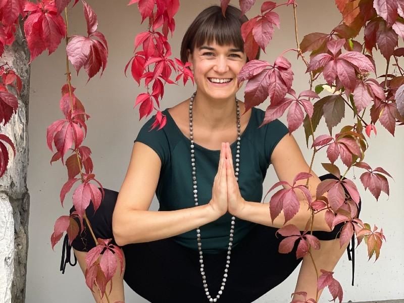 Yoga Vinyasa Flow mit Tara in Cumbel