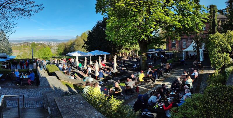 Livemusik von Kaptain Clocks im Biergarten Schlosshotels
