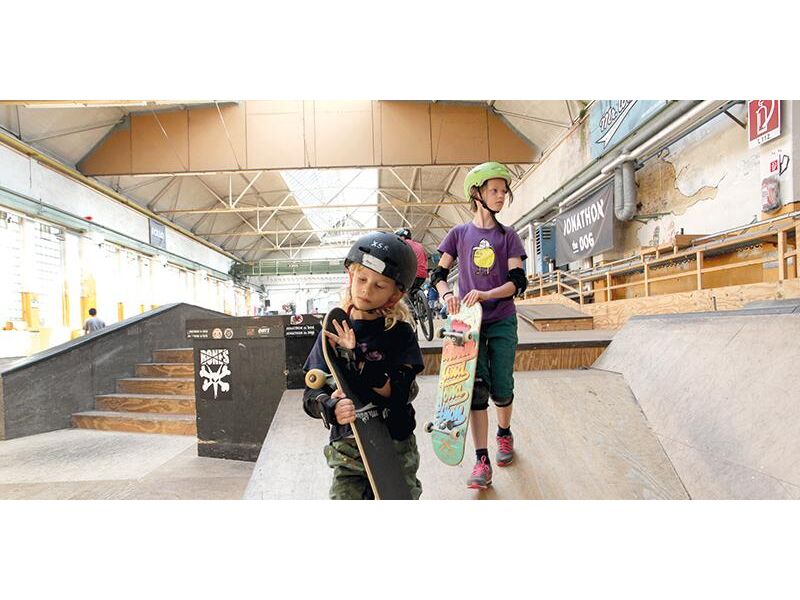 BLAUER SONNTAG - Rundgang Mr. Wilson Skatehalle