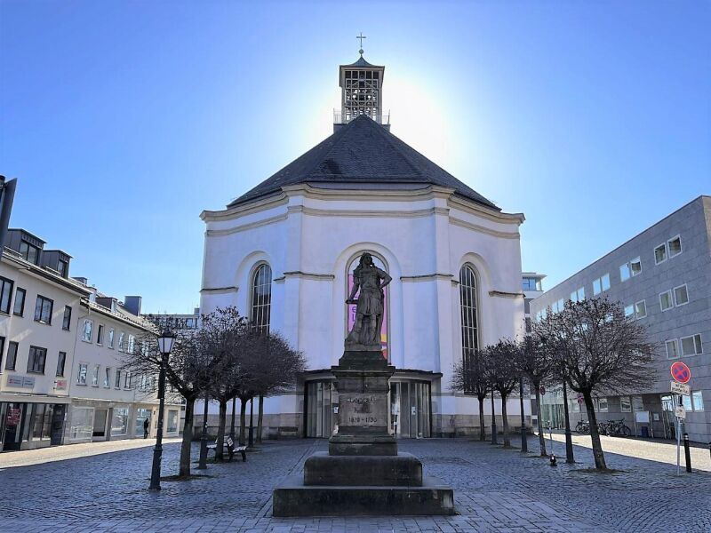 KIRCHENFÜHRUNG MIT LIVE-MUSIK