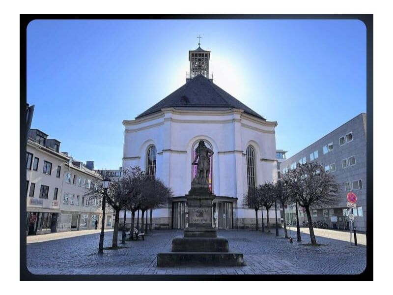 Kirchenführung in der Karlskirche